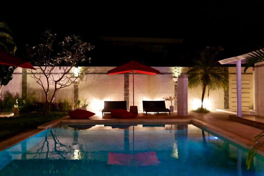 White Moon - Dream 5br In Legian Close To The